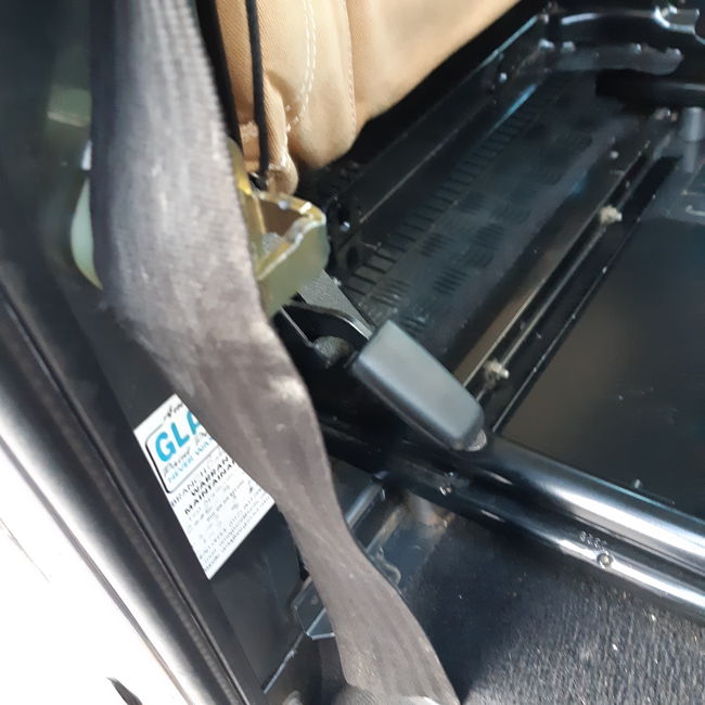 Land Rover Defender seatbelt catching in the door jamb